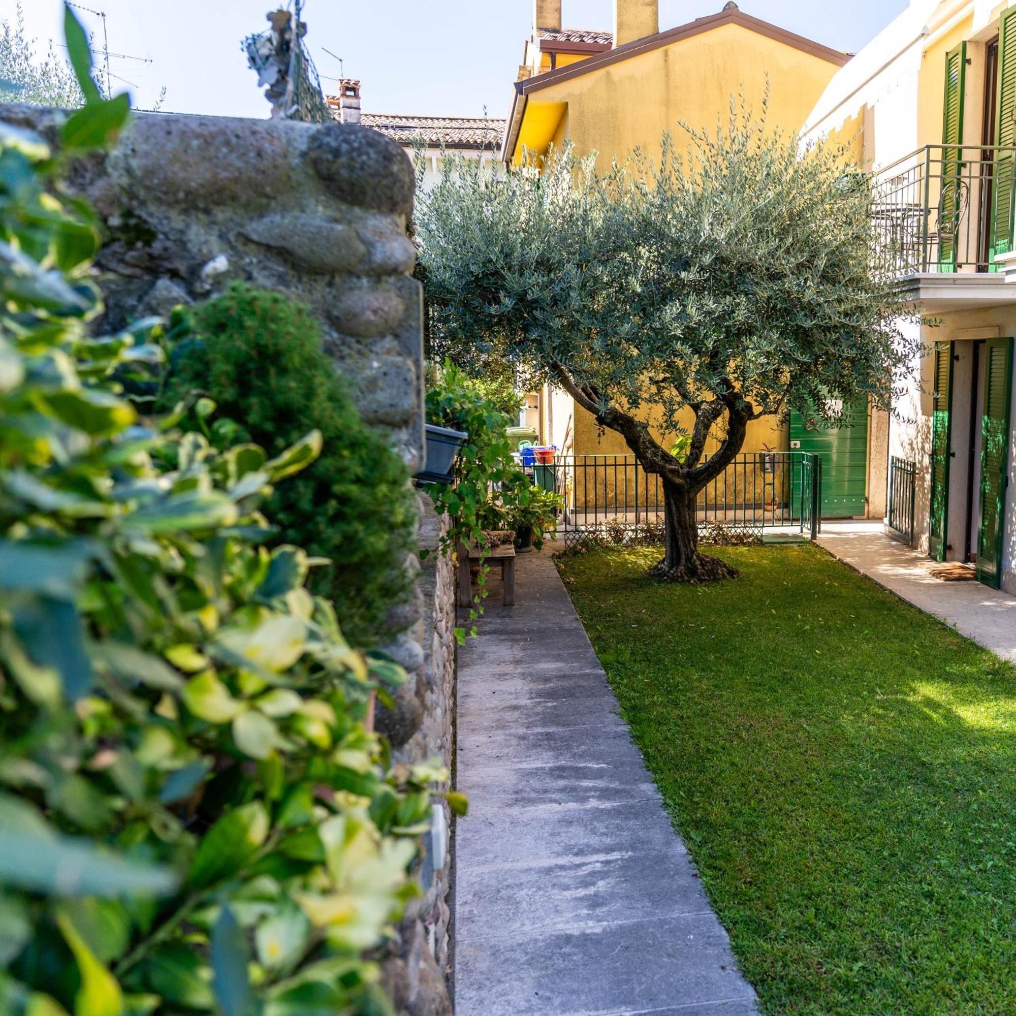 A Casa Di Tom Bed & Breakfast SantʼAmbrogio di Valpolicella Exterior foto